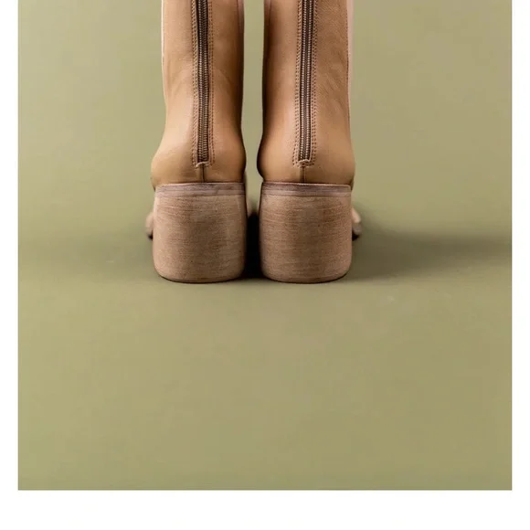 New Free People Essential Chelsea Boots Size 38.5 - Picture 8 of 14